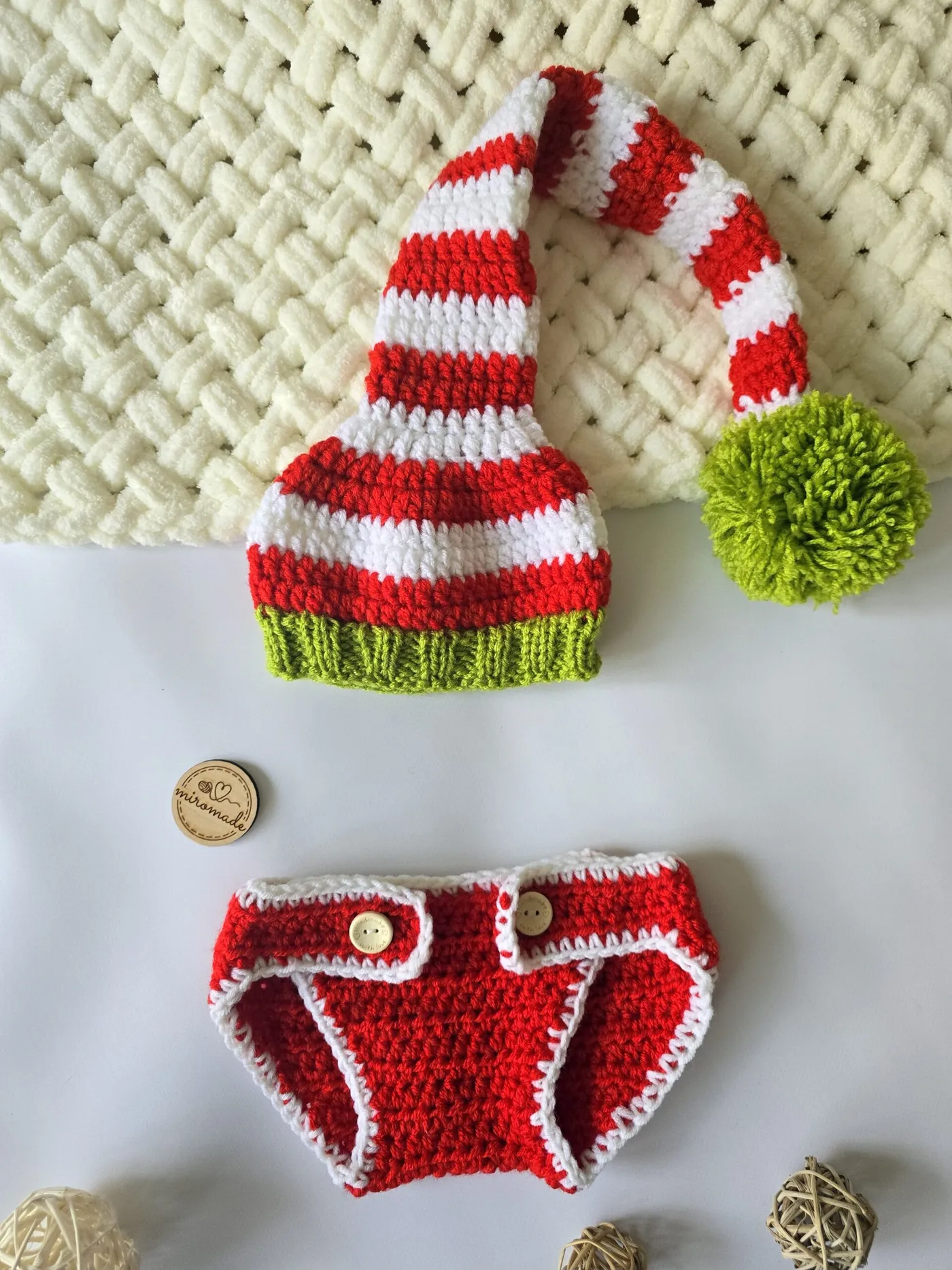 Gehäkeltes Baby-Set Handgemacht: Kleiner Weihnachts-Elf